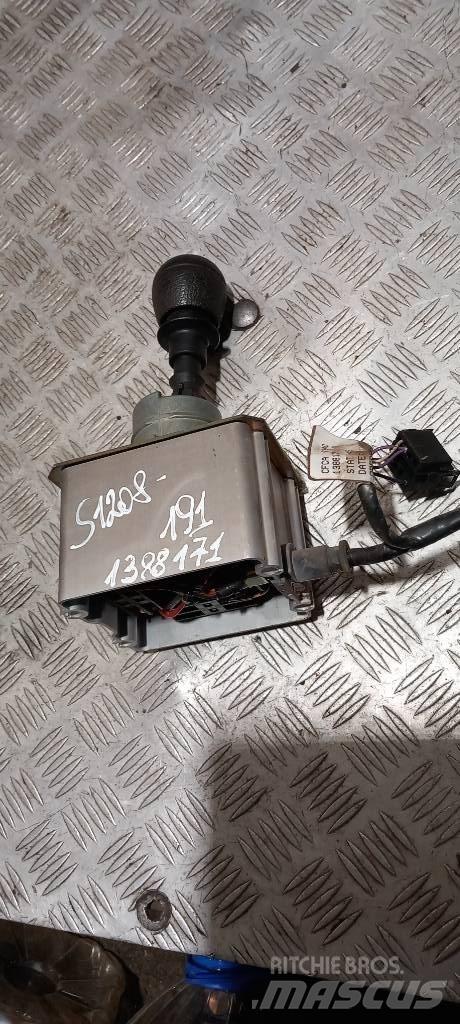 Scania 94 D.   1388171 Cabine en interieur