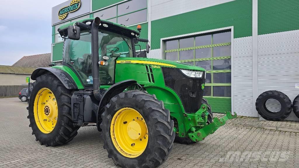 John Deere 7230 R Tractoren