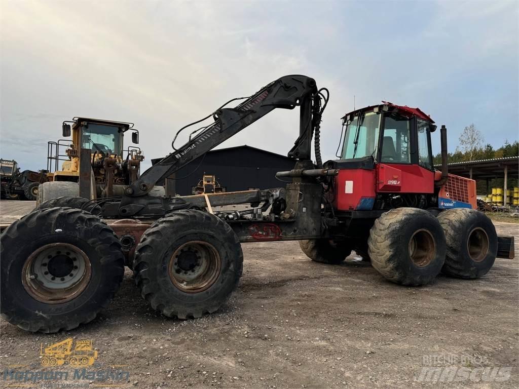 Valmet 890.2 Uitrijwagens