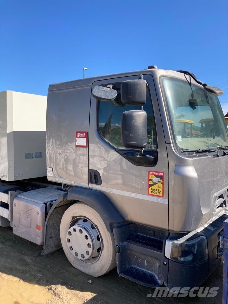 Renault Premium Trekkers