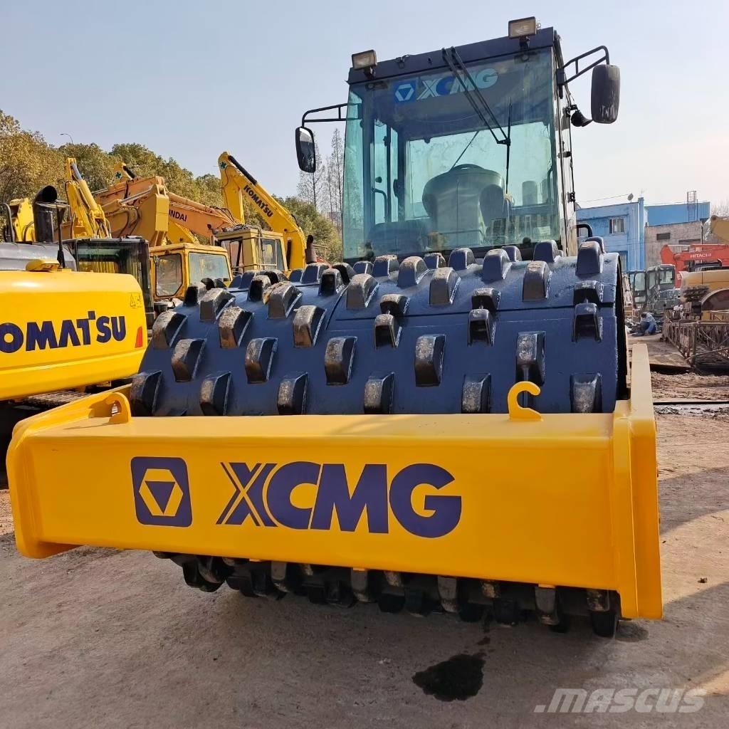 XCMG XS 223 J Trilrolwalsen