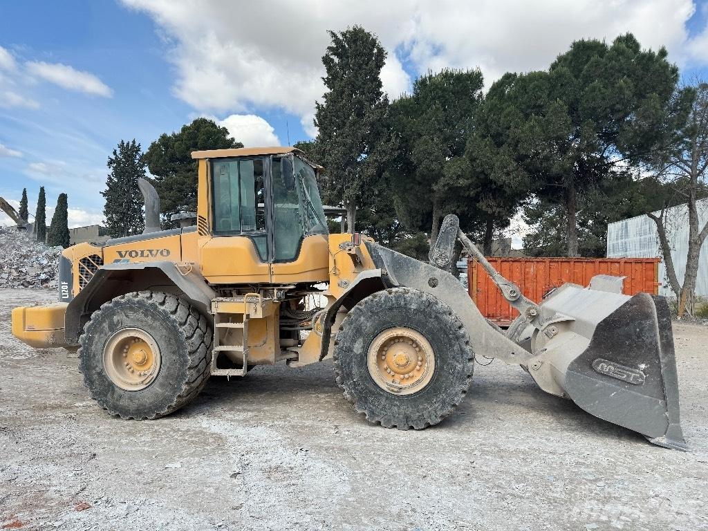 Volvo L 120 F Wielladers