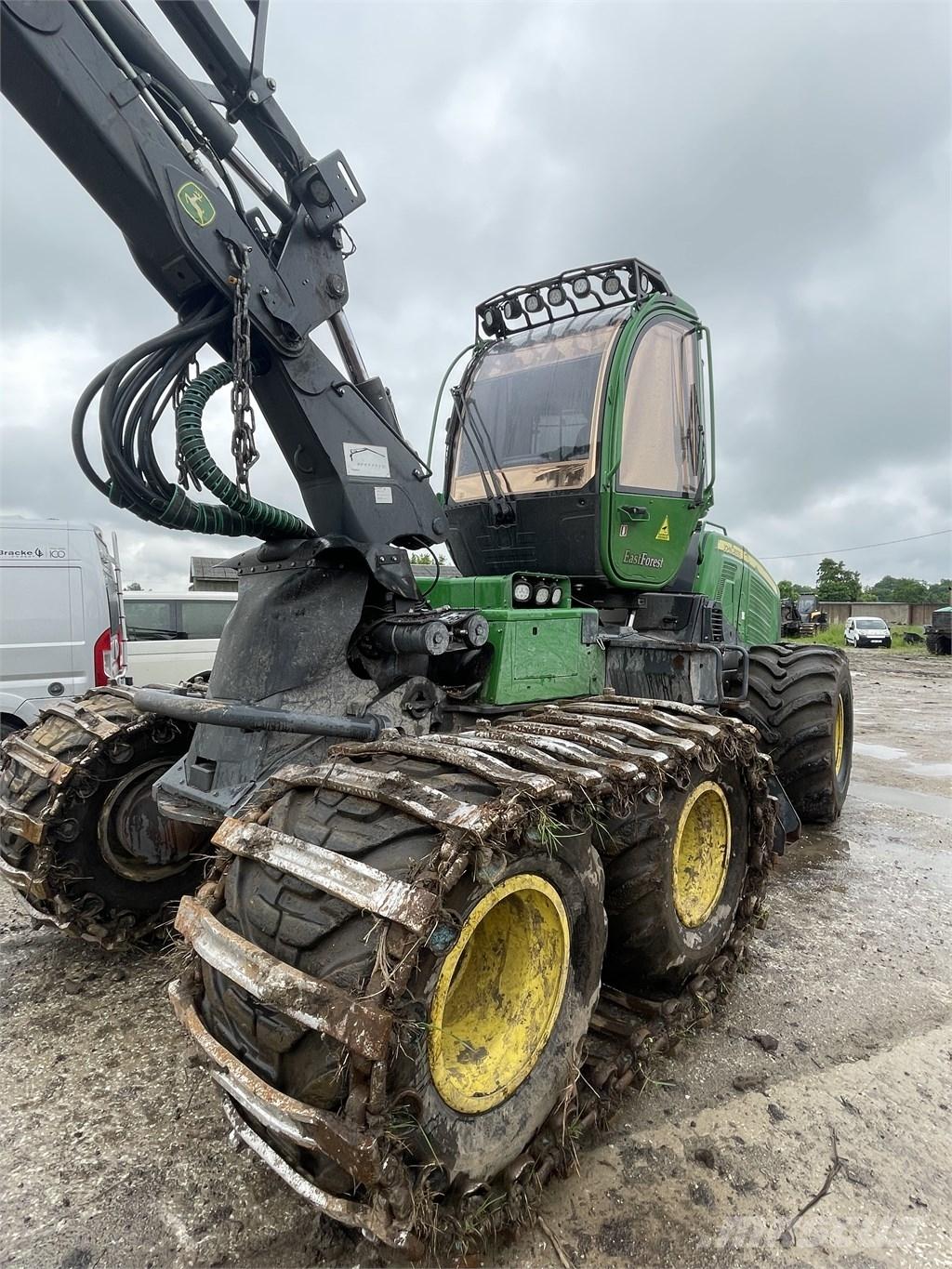 John Deere 1070 G Harvesters