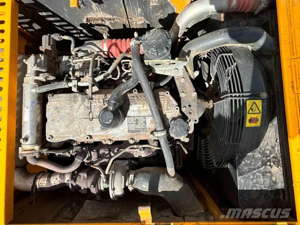 JCB JS 260 LC Rupsgraafmachines