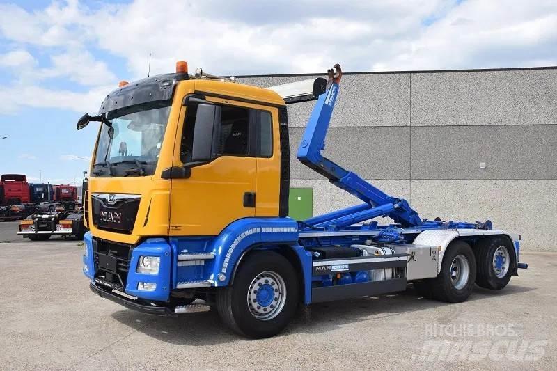 MAN TGS 26.420 Vrachtwagen met containersysteem