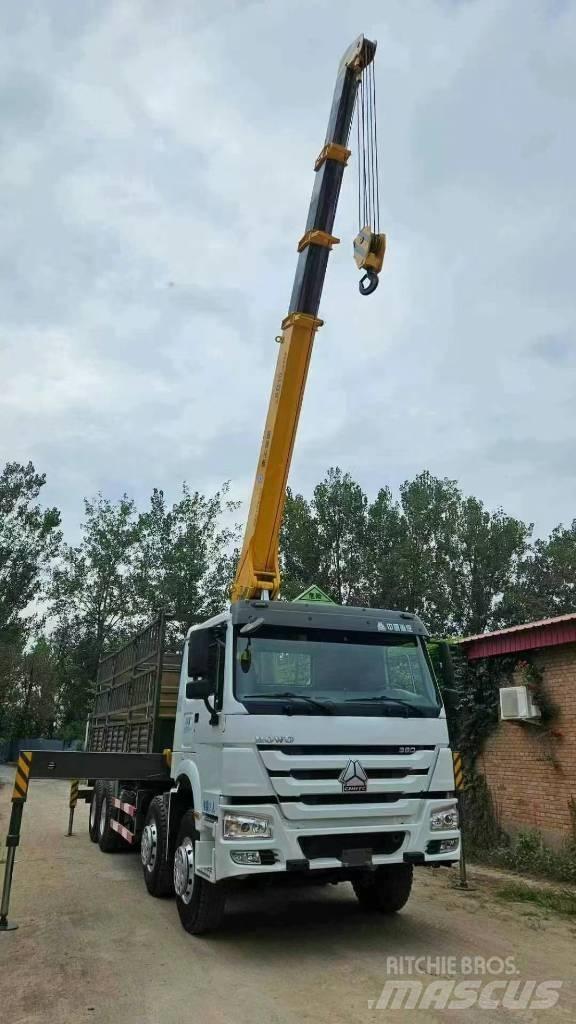 Howo 371 375 380 Vlakke laadvloer met kraan