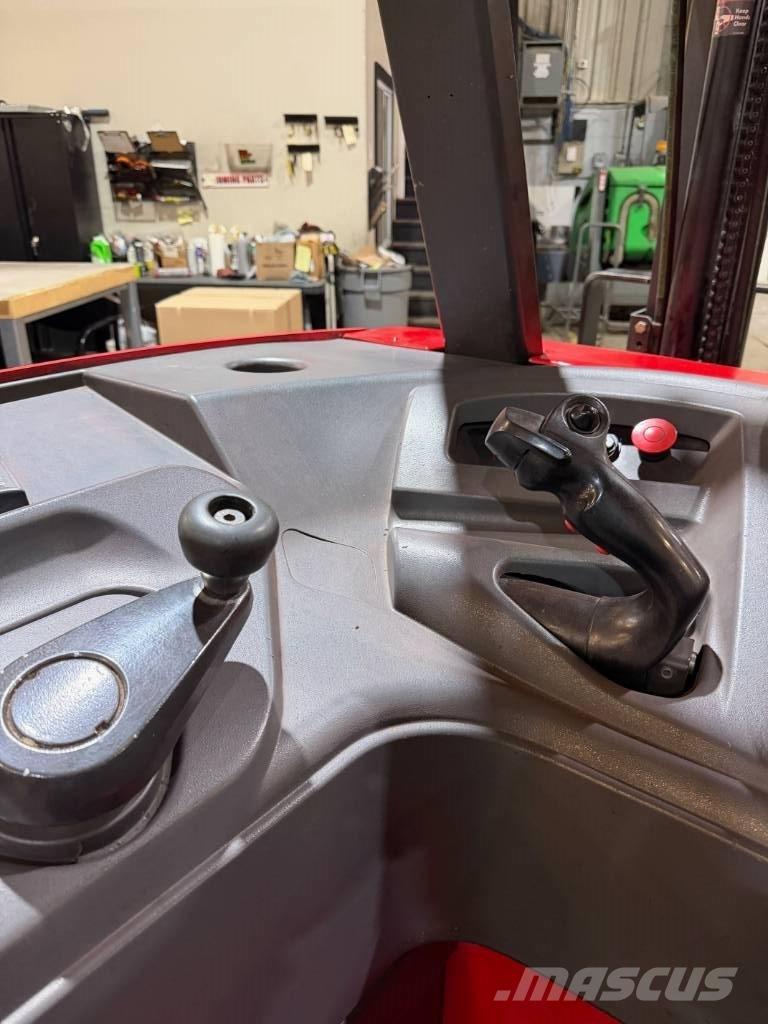 Raymond 410C30TT Reachtruck voor hoog niveau