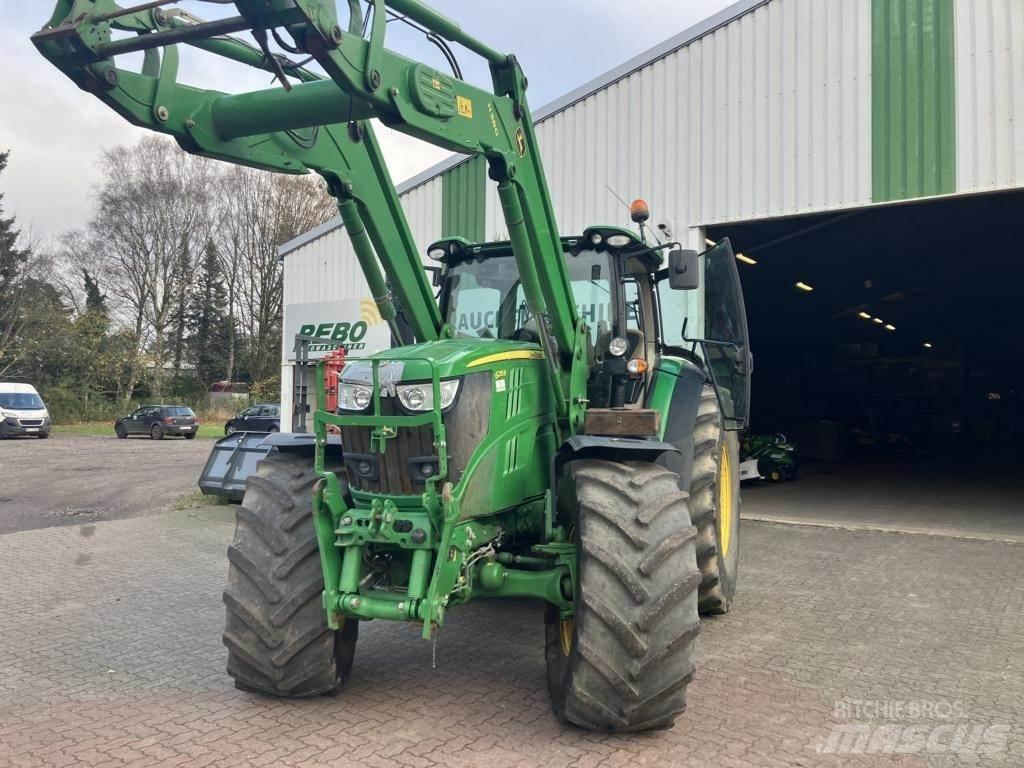 John Deere 6215R Tractoren