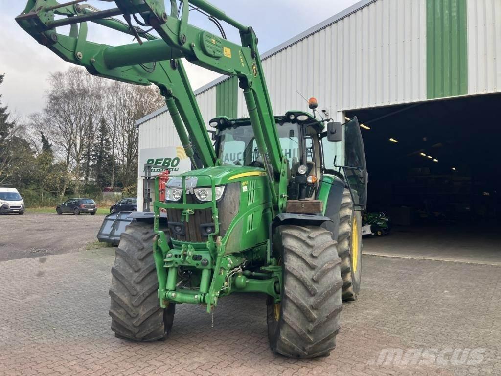 John Deere 6215R Tractoren
