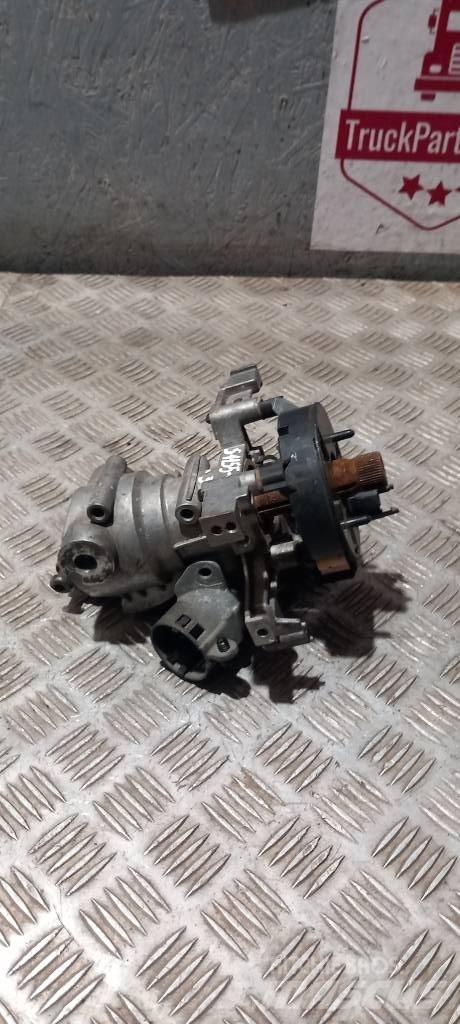 Scania R 420   1421785 Cabine en interieur