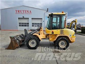 Volvo L 30 B Wielladers