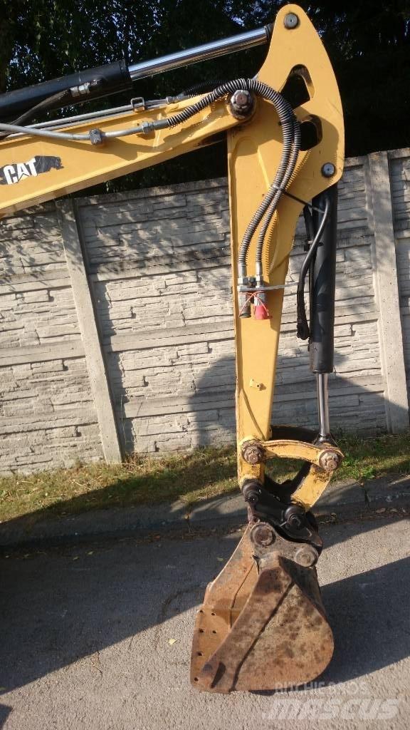 CAT 302.7 D Midigraafmachines 7t - 12t