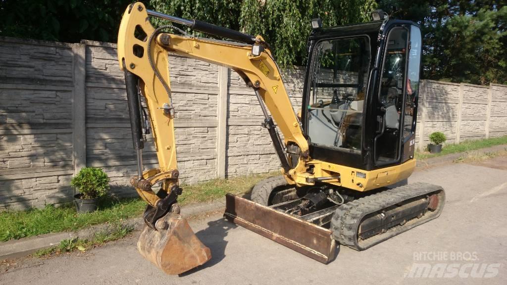CAT 302.7 D Midigraafmachines 7t - 12t