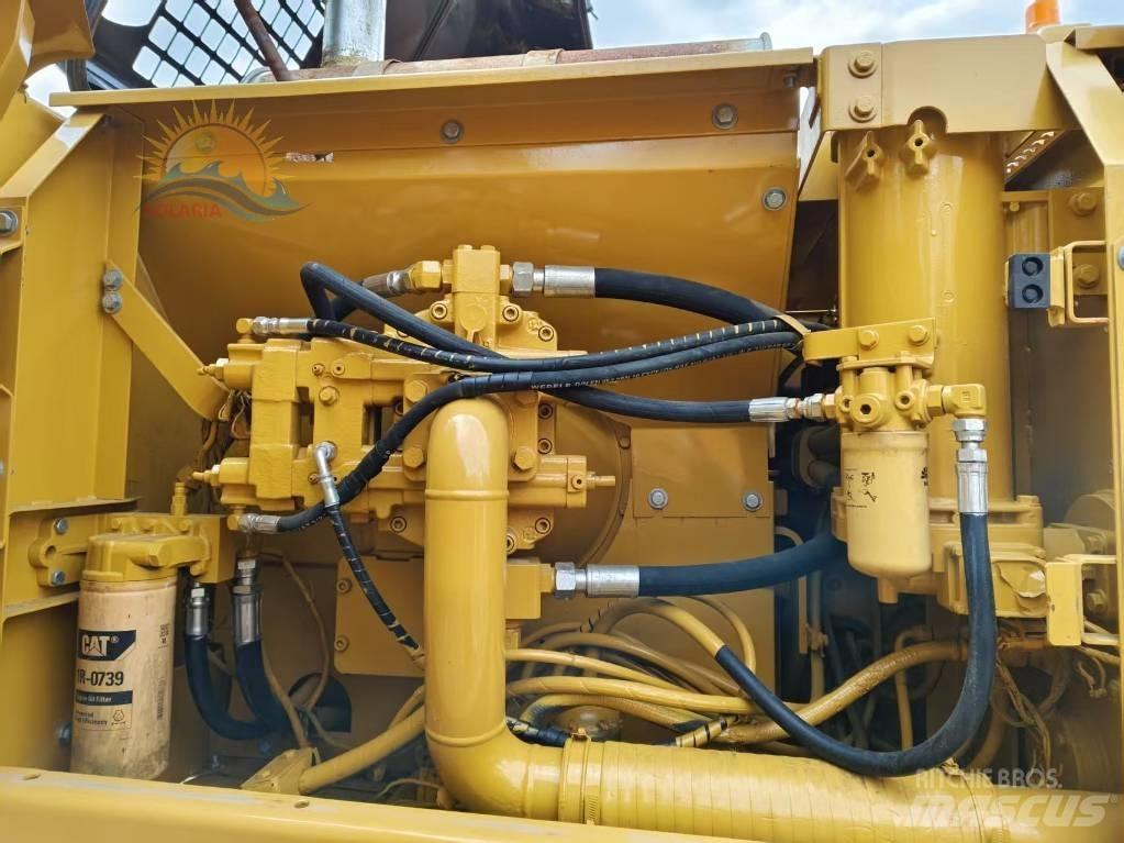CAT 325 B L Rupsgraafmachines