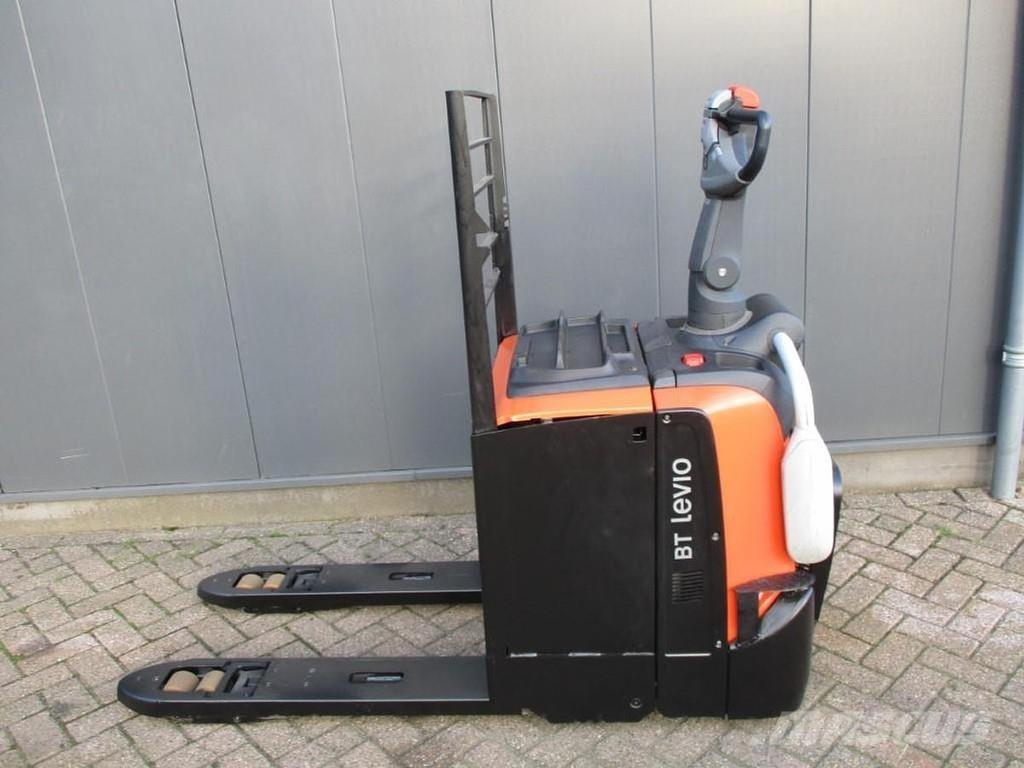 Toyota LPE250 Pallettruck met meerij platform