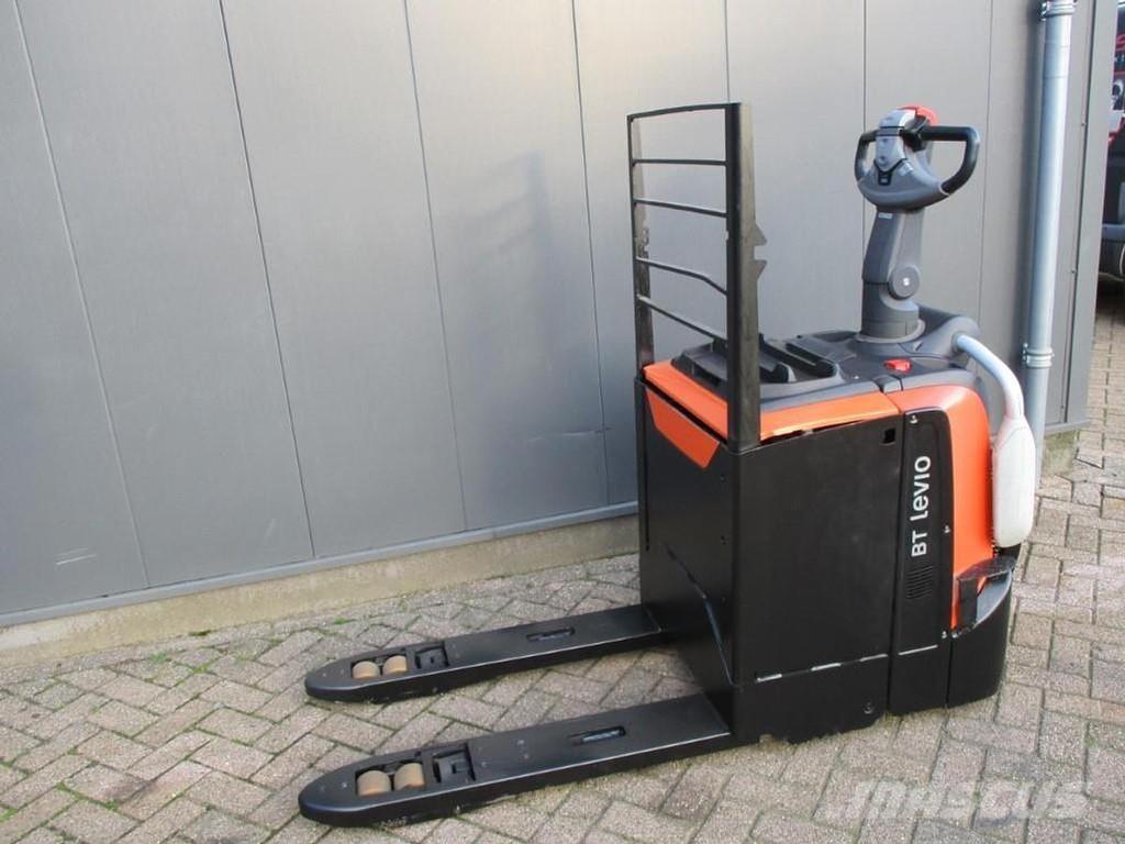 Toyota LPE250 Pallettruck met meerij platform