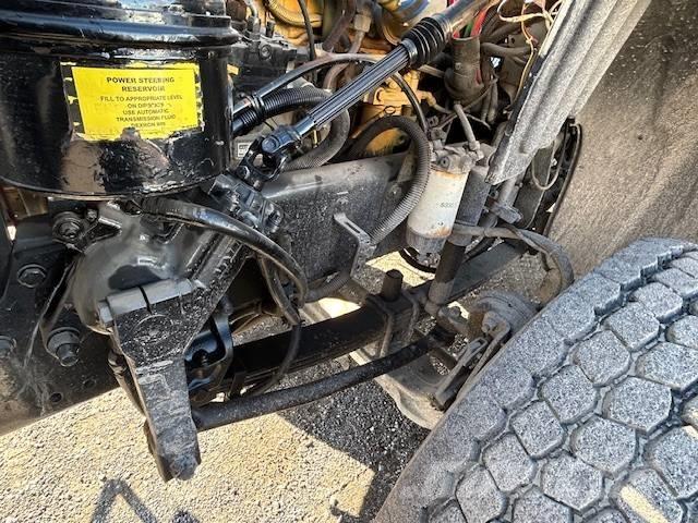 Freightliner M2 Vlakke laadvloer met kraan