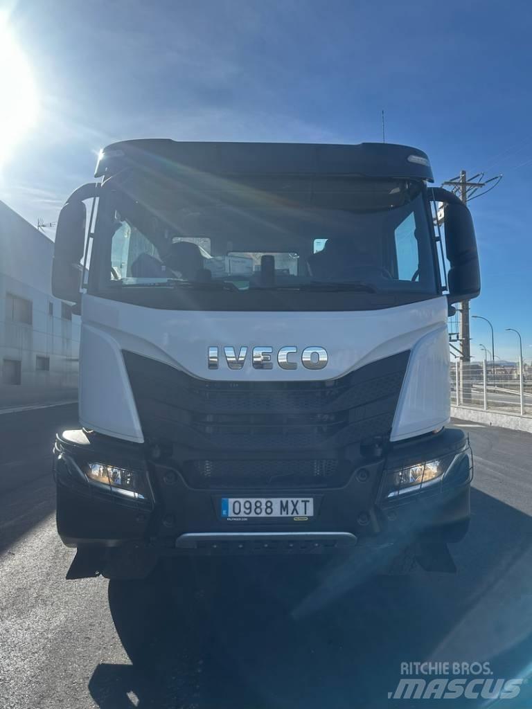Iveco T-WAY 450 Vlakke laadvloer met kraan