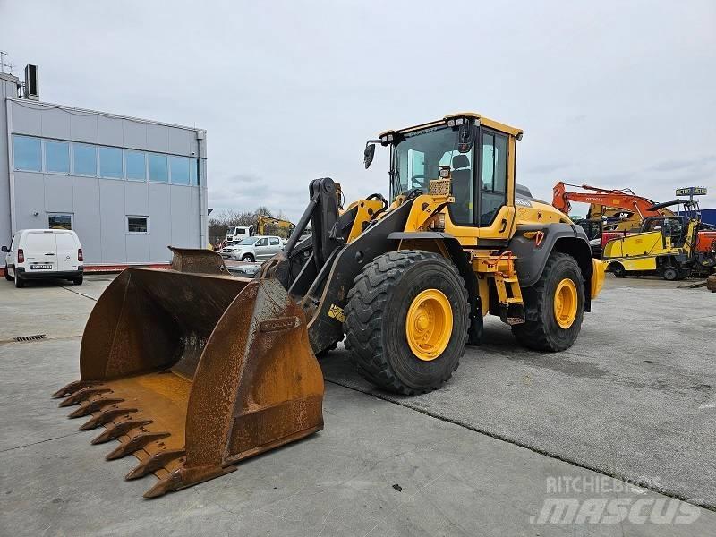 Volvo L 120 H Wielladers