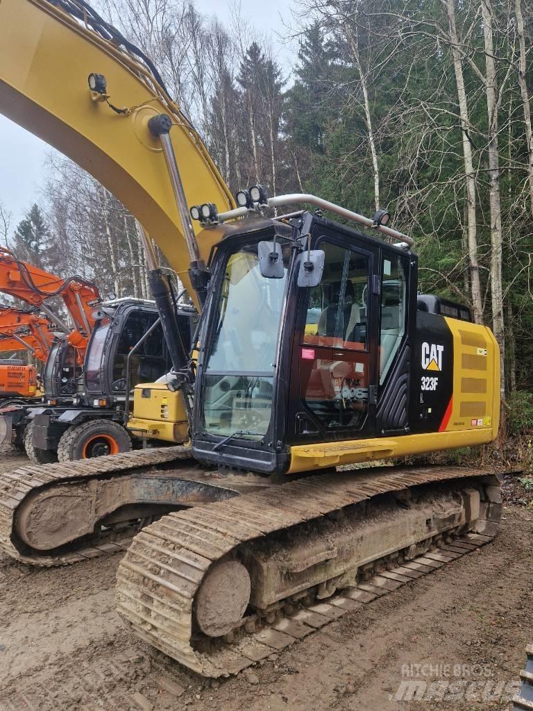 CAT 323 F L Rupsgraafmachines