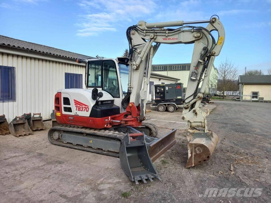 Takeuchi TB 370 CV Midigraafmachines 7t - 12t