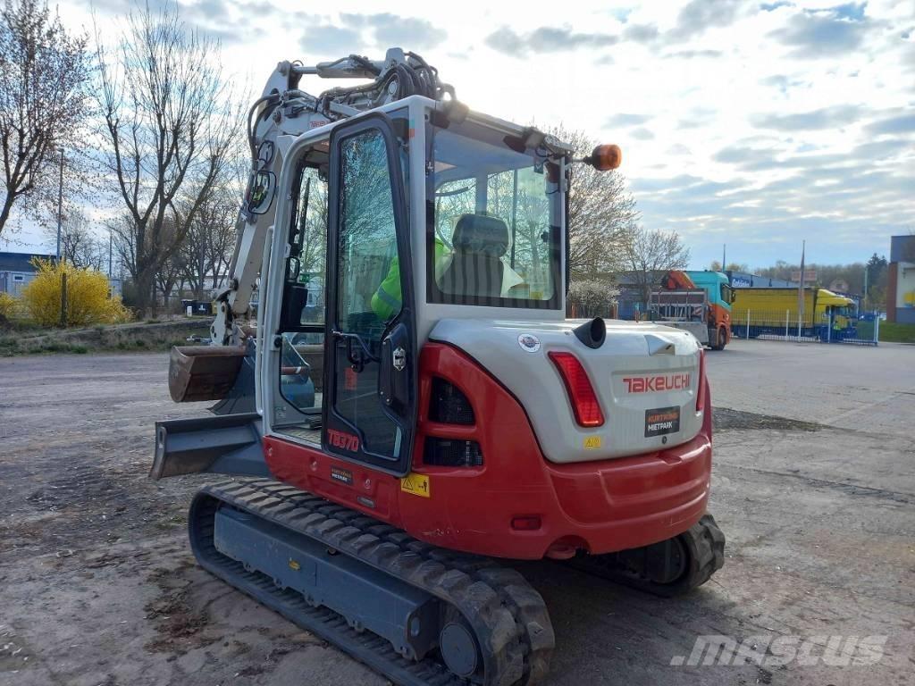 Takeuchi TB 370 CV Midigraafmachines 7t - 12t