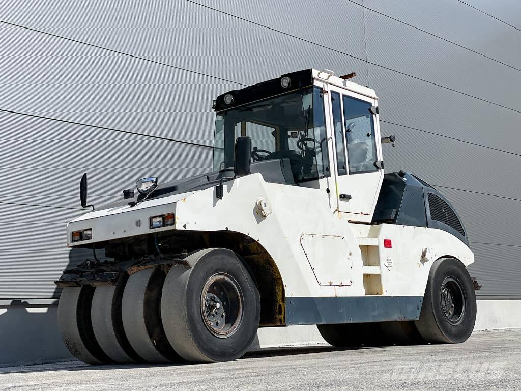 Bomag BW 24 RH Bandenwalsen