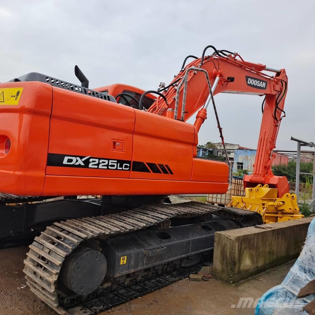 Doosan DX 225 Rupsgraafmachines