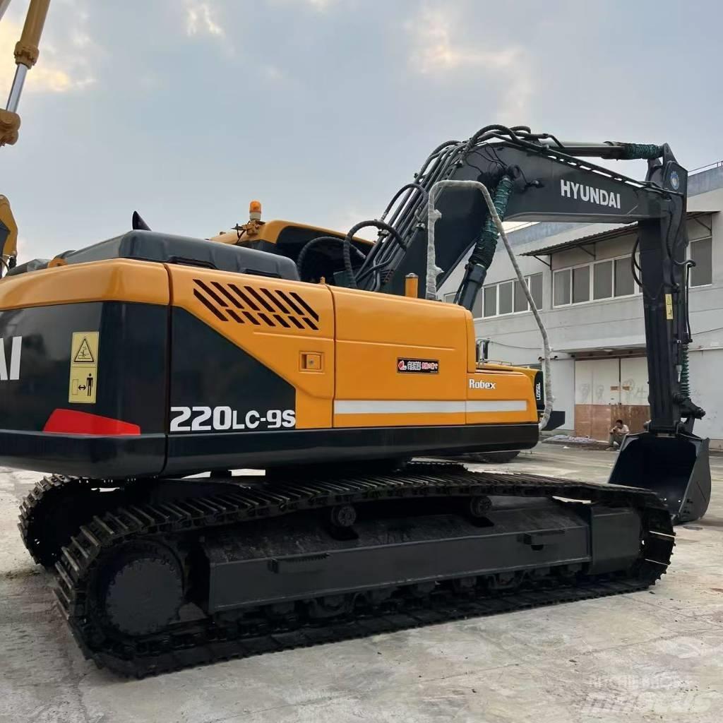 Hyundai 220LC-9S Midigraafmachines 7t - 12t