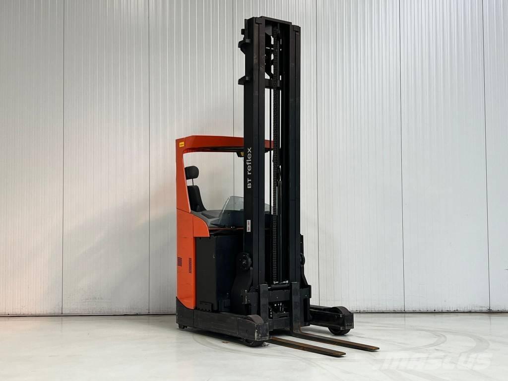 BT RRE160 Reachtruck voor hoog niveau