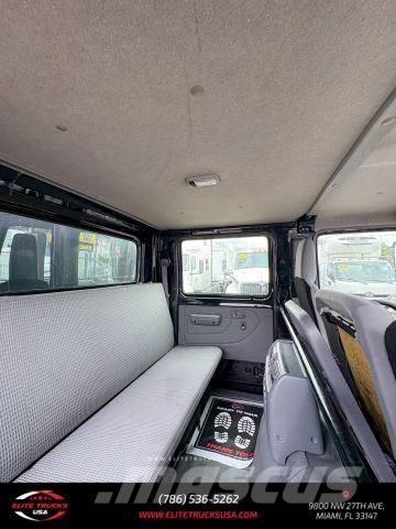 Hino 195 Bakwagens met gesloten opbouw