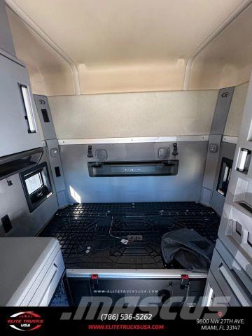 Mack Anthem Trekkers