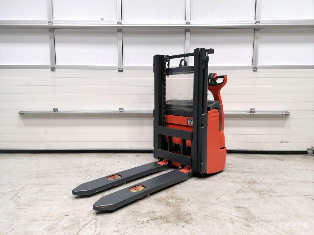 Linde L10 Meeloop stapelaar