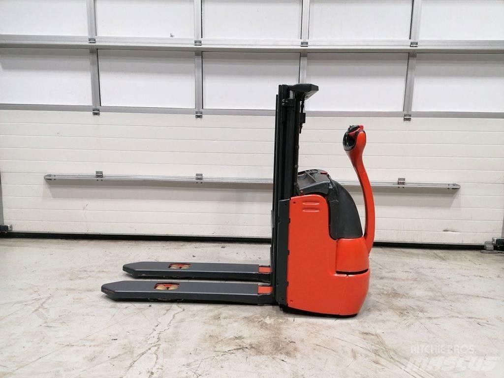 Linde L10 Meeloop stapelaar