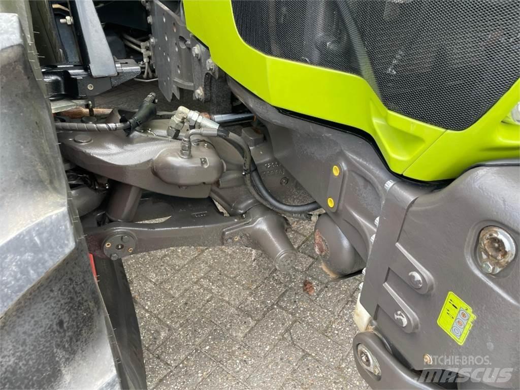 CLAAS Arion 650 Tractoren