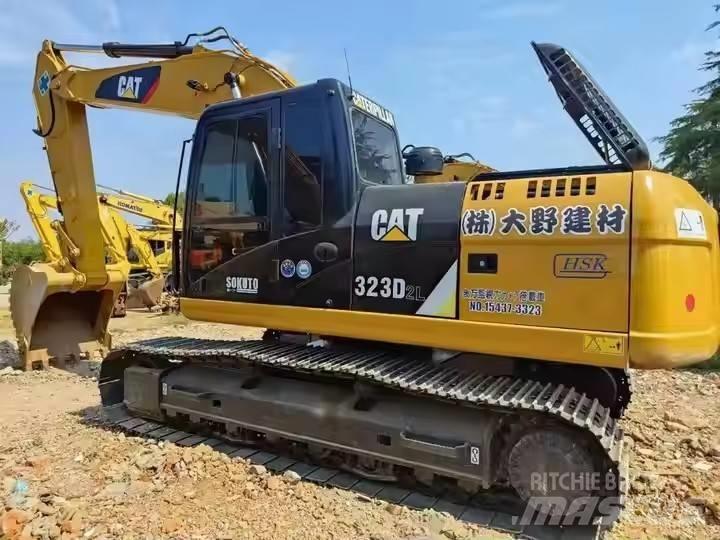 CAT CAT323D2L Rupsgraafmachines