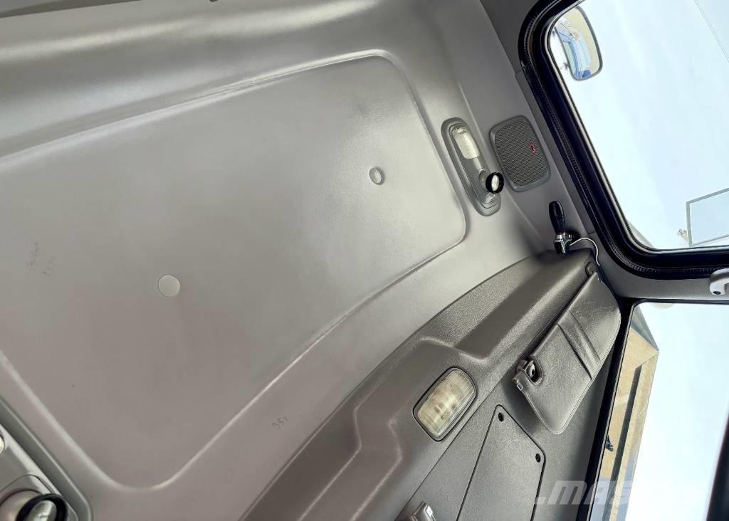 Peterbilt 365 Trekkers