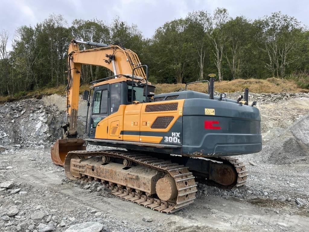 Hyundai HX 300 L Rupsgraafmachines