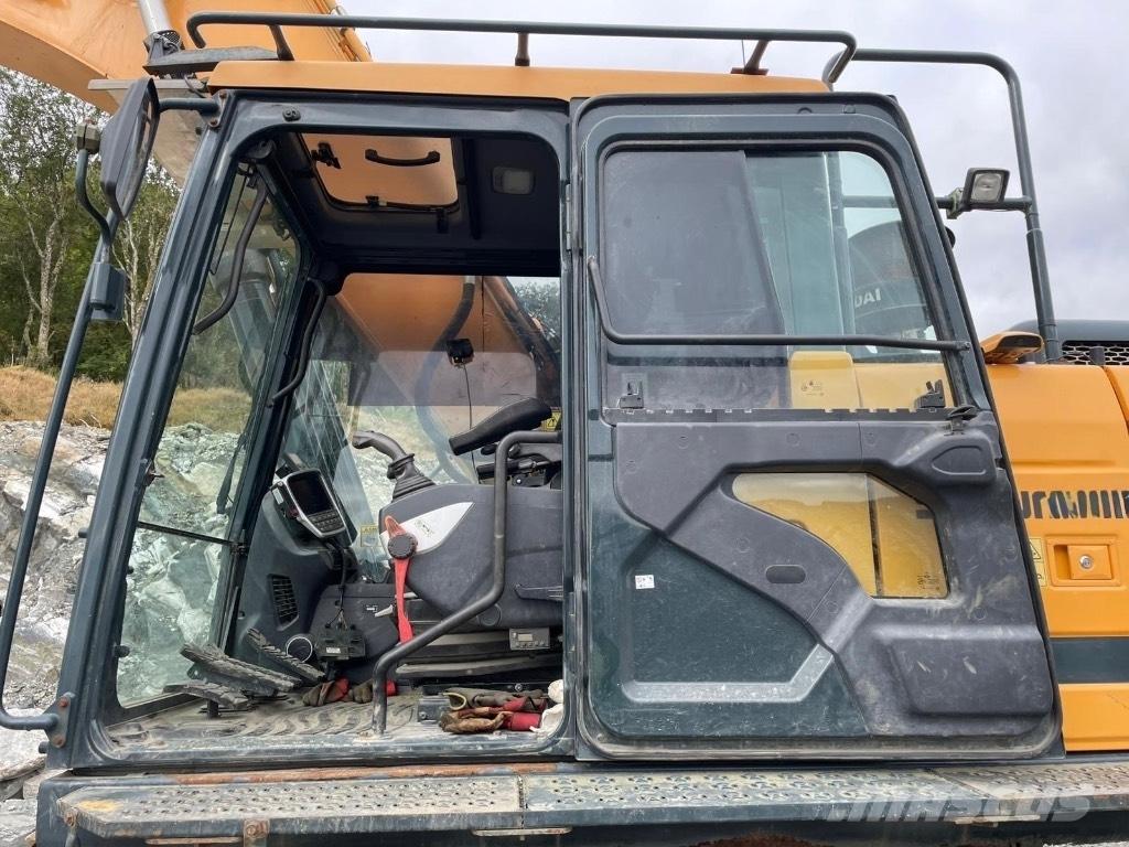 Hyundai HX 300 L Rupsgraafmachines
