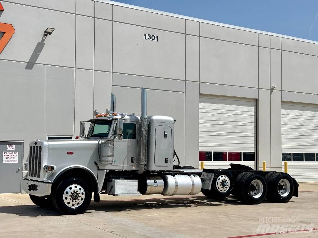 Peterbilt 389 Trekkers