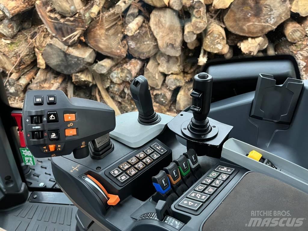Valtra T 255 Versu Tractoren