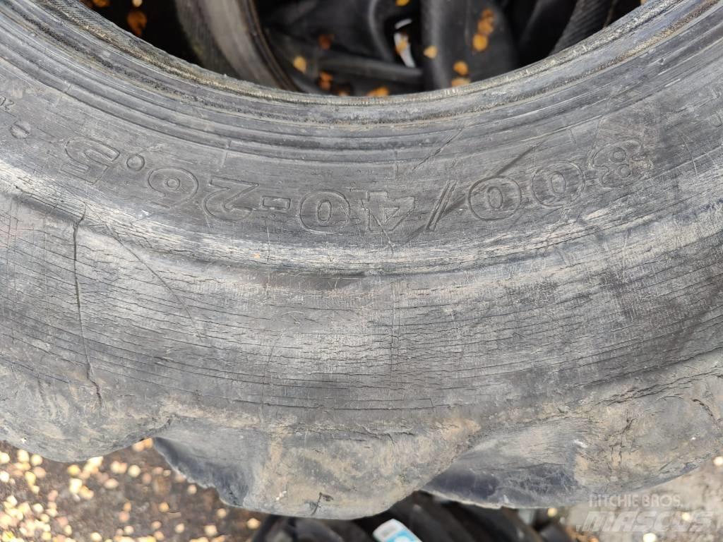 Nokian 800/40-26,5 Banden, wielen en velgen