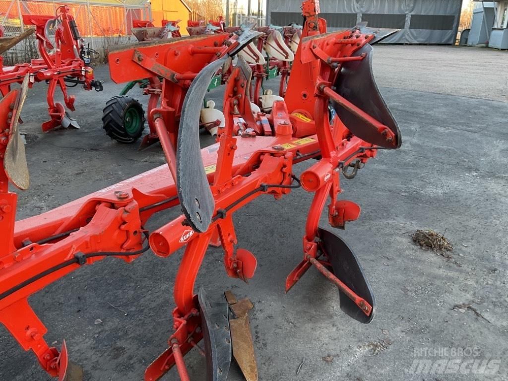 Kuhn Vari-Master 122 Wentelploegen