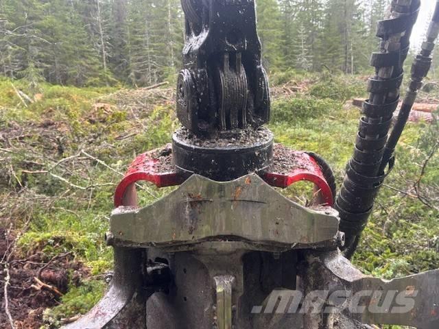 Komatsu 951 Harvesters