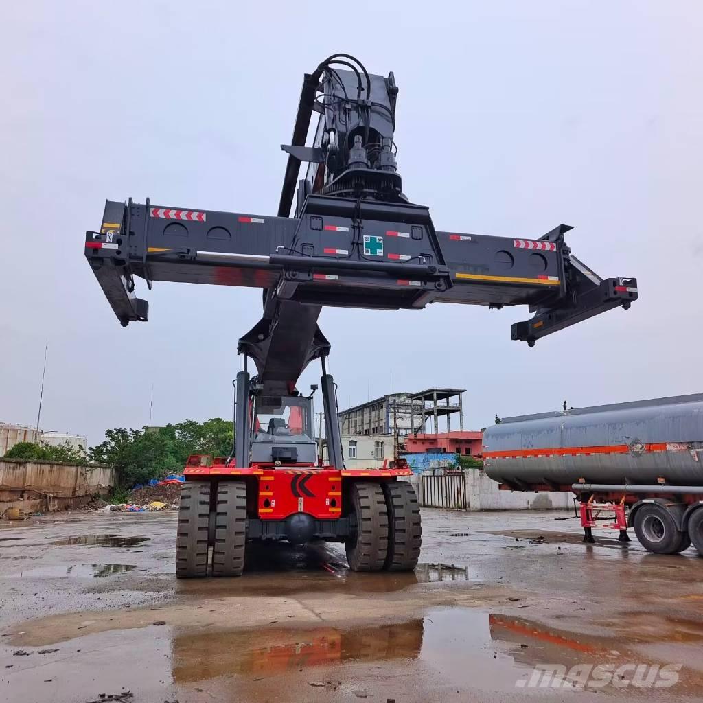 Kalmar DRF450 Reachstackers