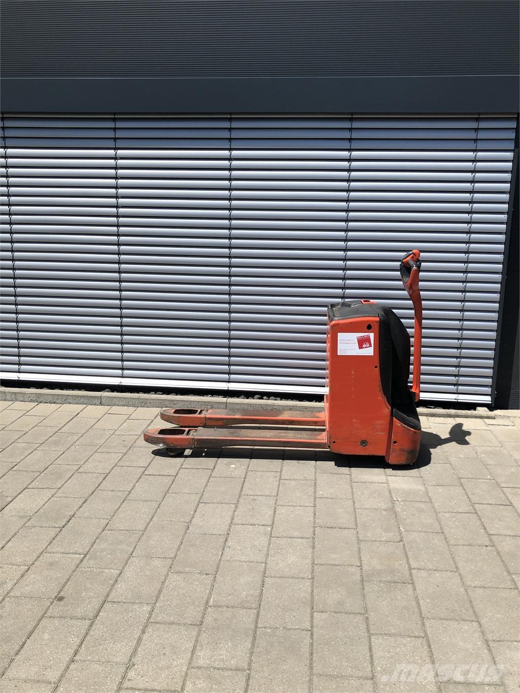 Linde T16 Meeloop stapelaar