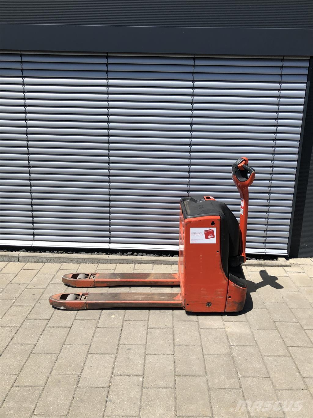 Linde T16 Meeloop stapelaar