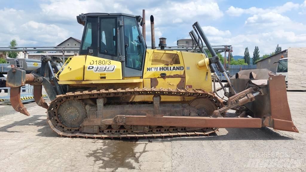 New Holland D 180 Rupsdozers