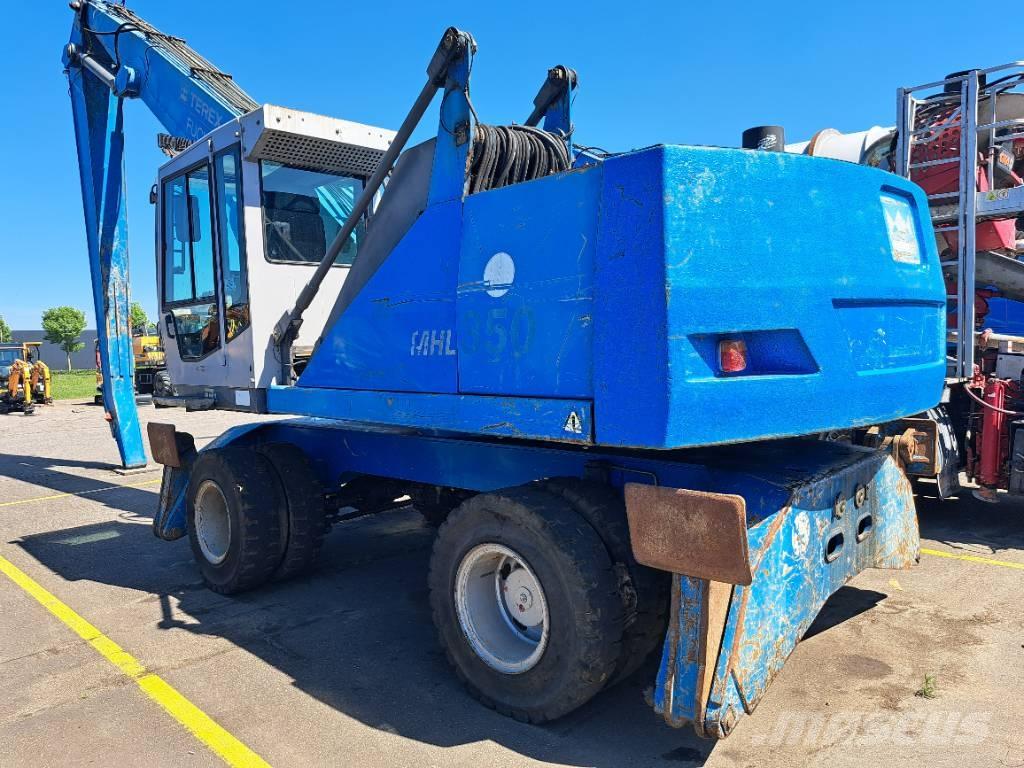 Fuchs MHL 350 Waste / industry handlers