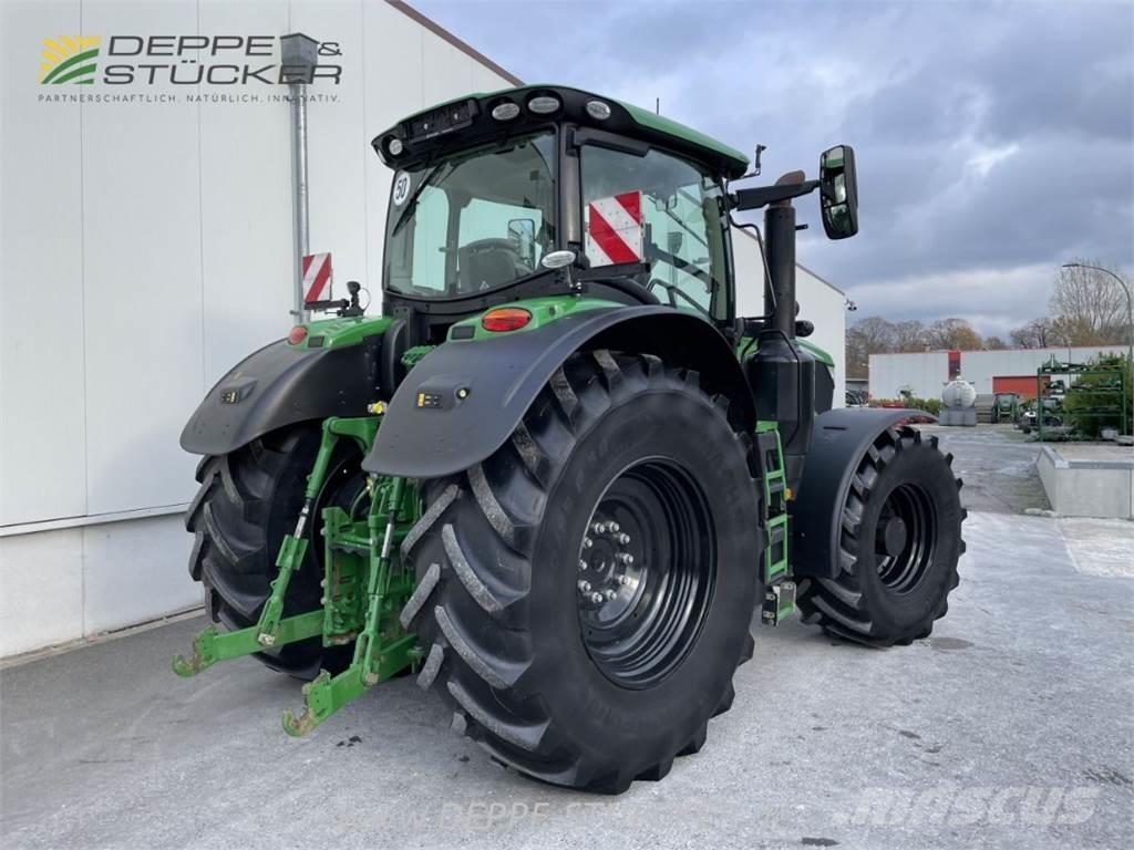 John Deere 6250R Tractoren